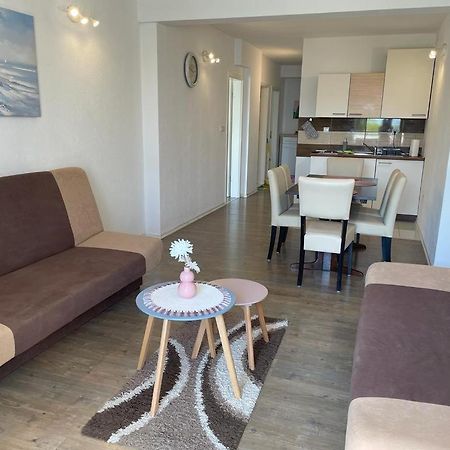 Nemira Beach Apartments Омиш Экстерьер фото