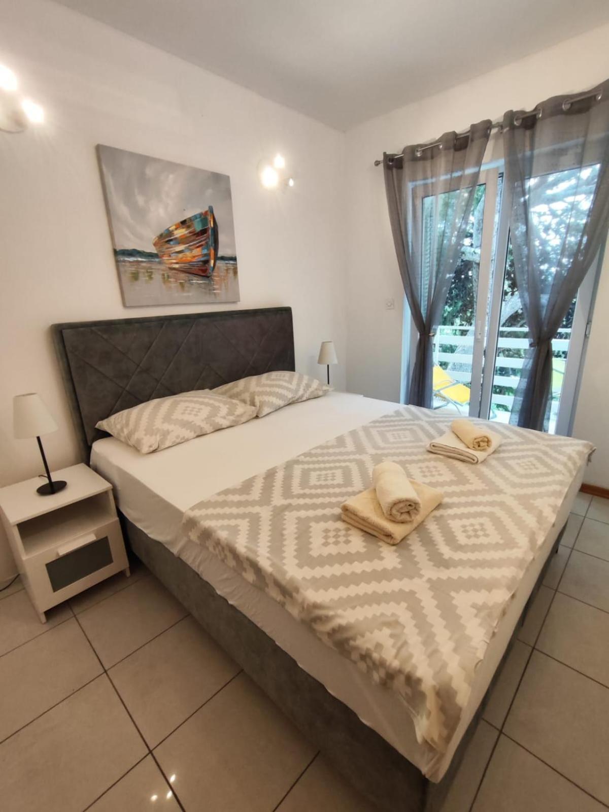 Nemira Beach Apartments Омиш Экстерьер фото
